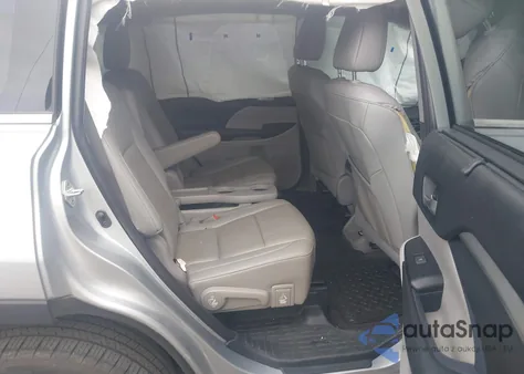 2019 Toyota Highlander Xle z USA, uszkodzony, nr VIN 5TDKZRFH6KS552635